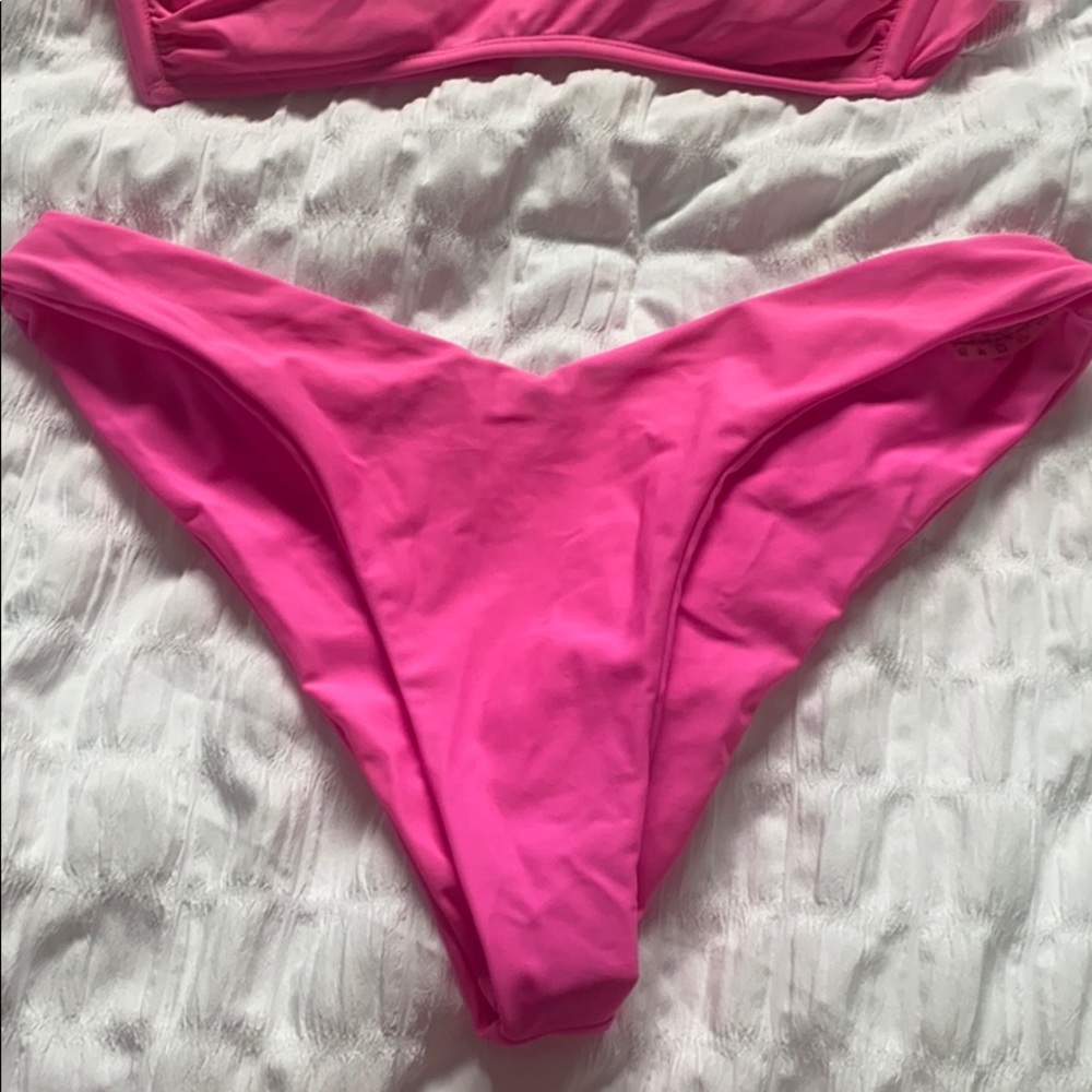 Pink bikini set. - Picture 3 of 5